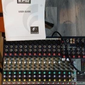 Table de mixage Soundcraft EFX12