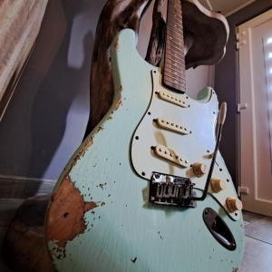 Stratocaster surfgreen relic ( partcaster )