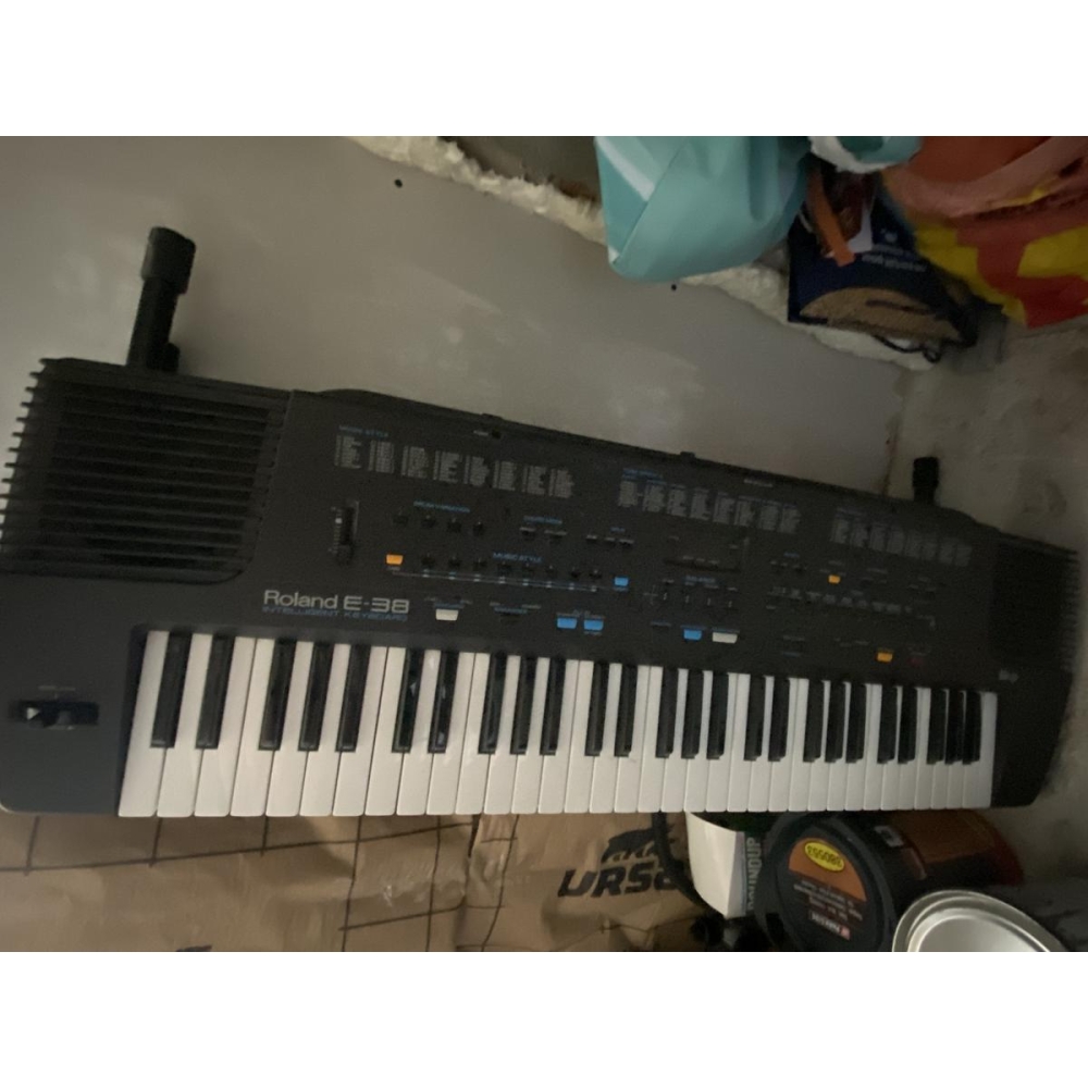 Roland E38