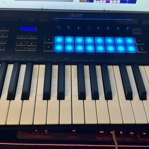 Novation Launchkey 37 MK3  + Decksaver