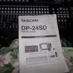 Tascam DP-24SD table mixage enregistrement multipistes