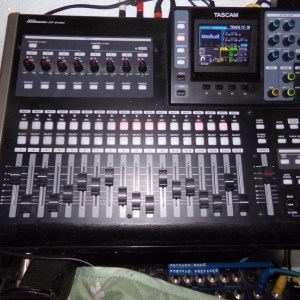 Tascam DP-24SD table mixage enregistrement multipistes