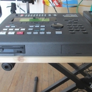 Roland MC-80 EX