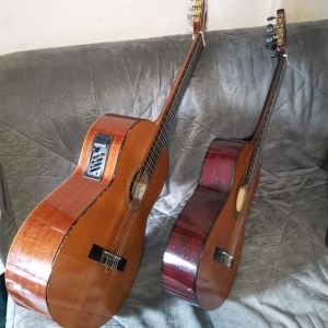 Deux Guitares Classiques dont électro