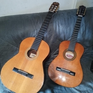 Deux Guitares Classiques dont électro