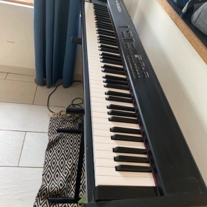 Roland Piano  rd 300 sx