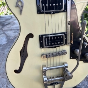 Duesenberg Fullerton TV Vintage White