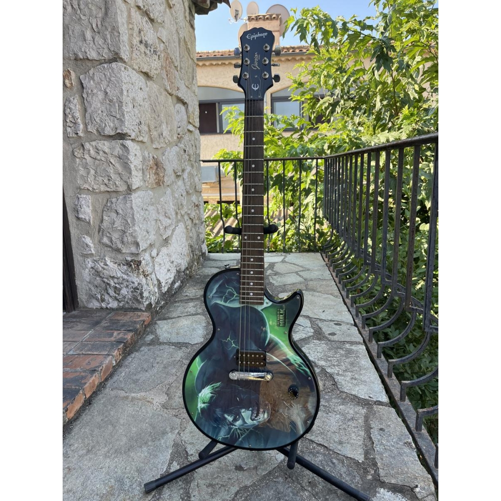 Epiphone Junior The Hulk signée par Stan Lee