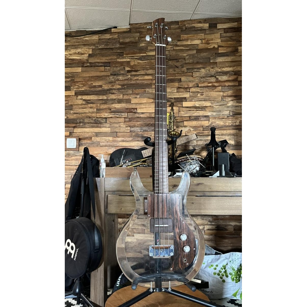 Dan Armstrong Ampeg Lucite Bass