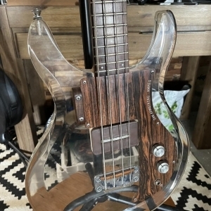 Dan Armstrong Ampeg Lucite Bass