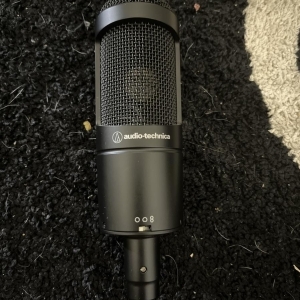 Audio-Technica Microphone AT 2050 studio