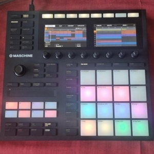 Maschine MK3 + Komplete Select 11 + Script Ableton + extentions au choix