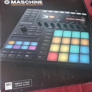 Maschine MK3 + Komplete Select 11 + Desksaver + Script Ableton + extentions au choix