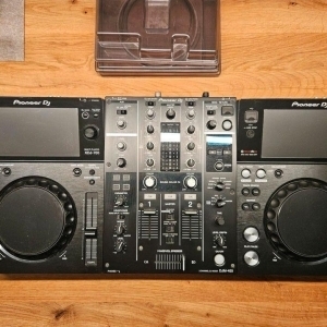 Pioneer 2x XDJ-700 avec DJM450