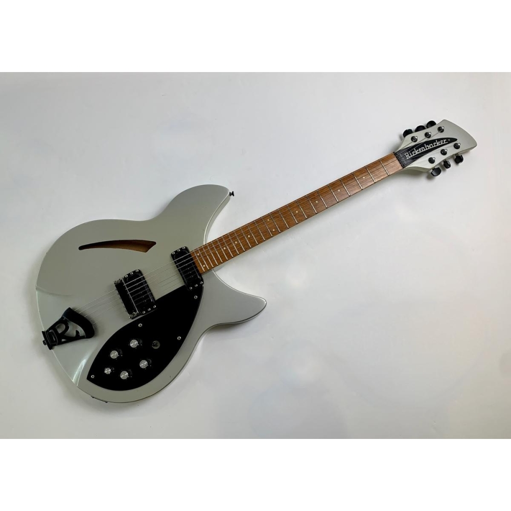 Rickenbacker 330