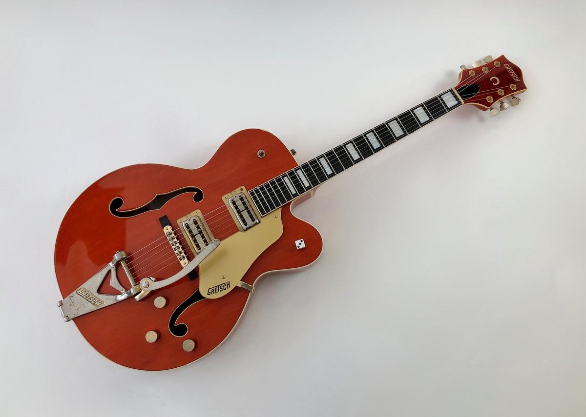 La Gretsch 6120-60 es una guitarra eléctrica clásica que combina la  estética vintage con un