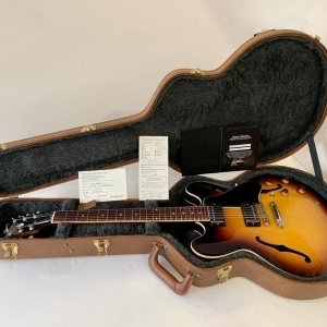 Gibson ES-335 Dot