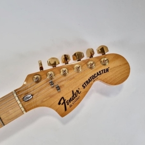 Fender Stratocaster with 3-Bolt Neck, Maple Fretboard