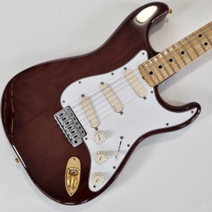 Fender Stratocaster with 3-Bolt Neck, Maple Fretboard