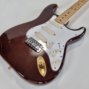 Fender Stratocaster with 3-Bolt Neck, Maple Fretboard