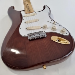 Fender Stratocaster with 3-Bolt Neck, Maple Fretboard