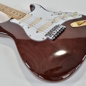 Fender Stratocaster with 3-Bolt Neck, Maple Fretboard