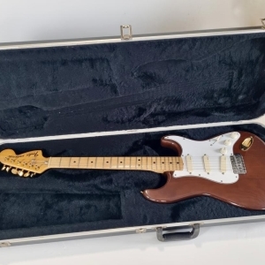 Fender Stratocaster with 3-Bolt Neck, Maple Fretboard