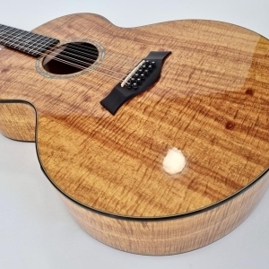 Taylor K65ce