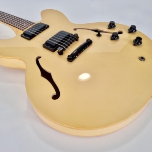 Gibson ES-335 Showcase