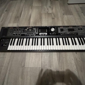 Roland VR 09