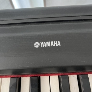 Yamaha P-85