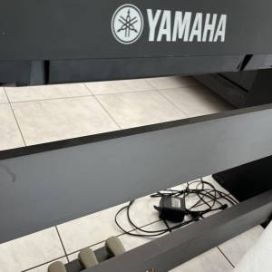 Yamaha P-85