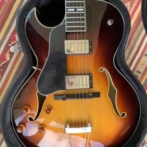 Eastman ar372ce gaucher !