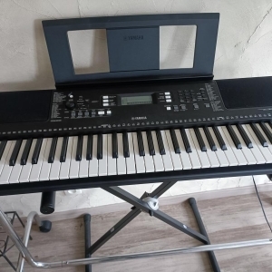 Yamaha PSR E363