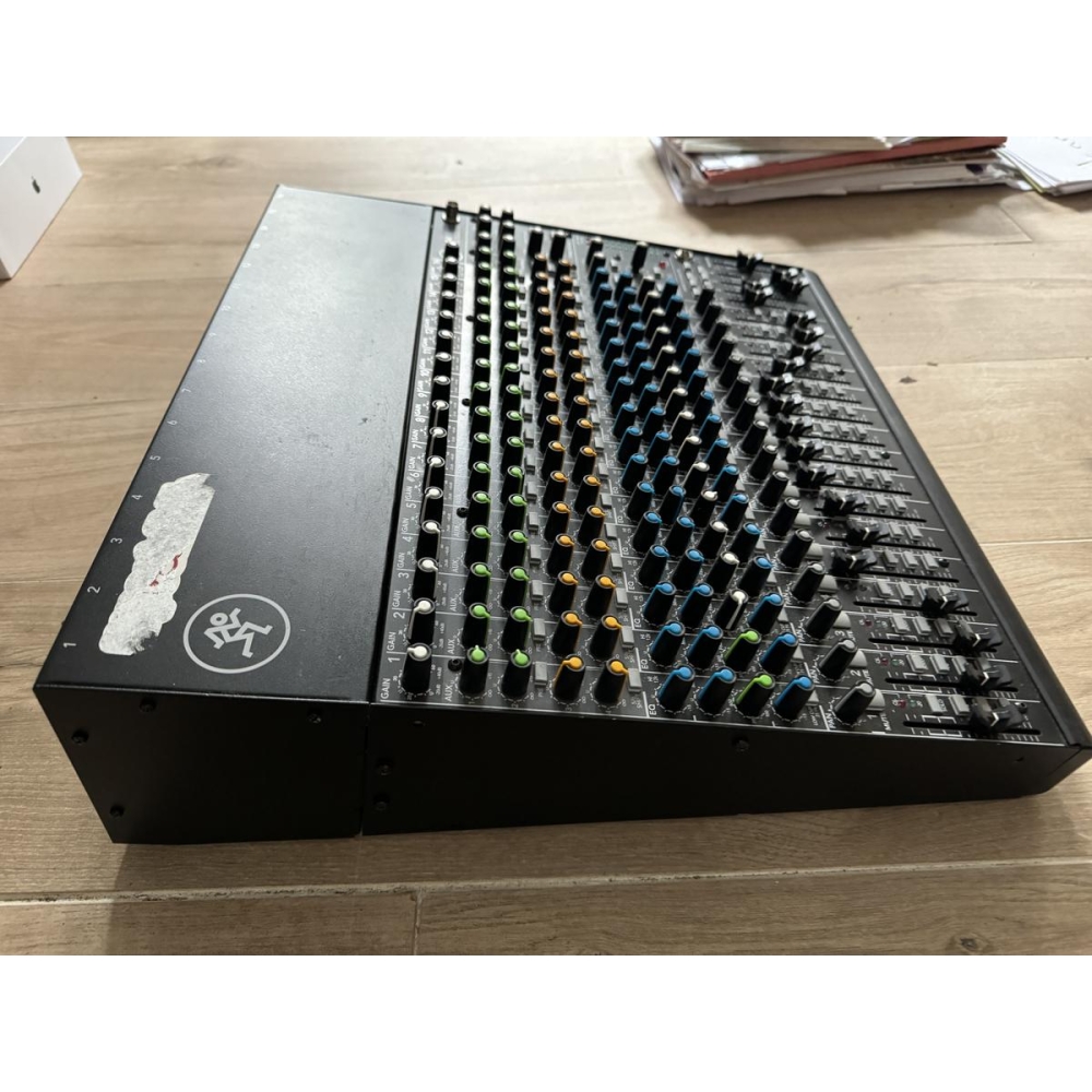 Mackie 1604 VLZ4