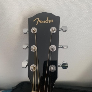 Fender CD 60