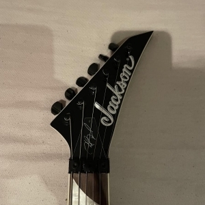 Jackson King V signature Phill Demel