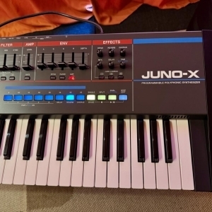 Roland Juno-X  - Synthétiseur numérique