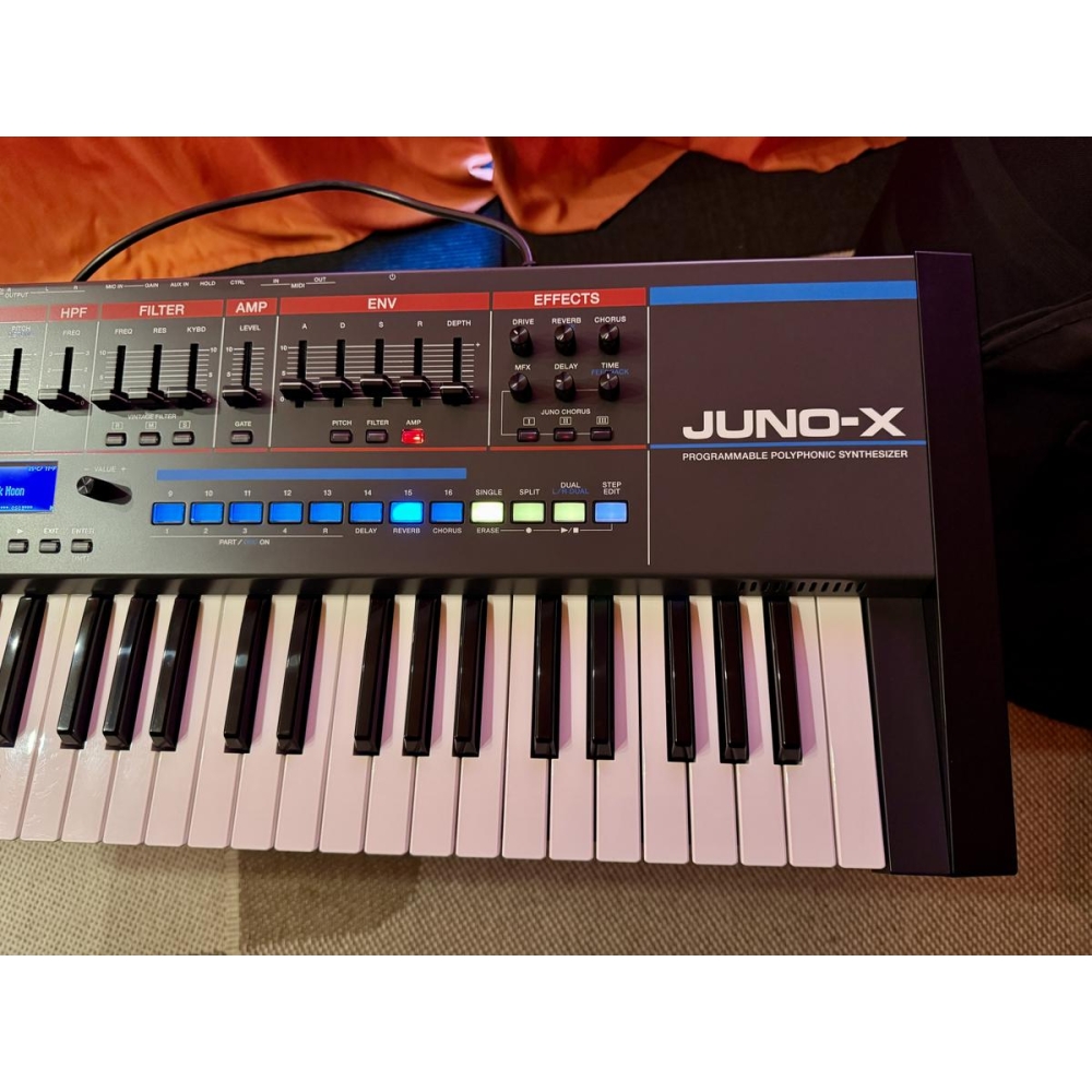 Roland Juno-X  - Synthétiseur numérique