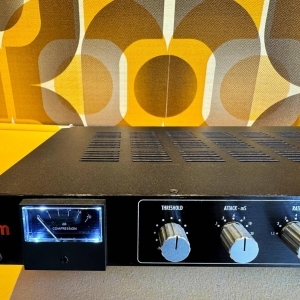 Warm Audio Bus-Comp - Compresseur VCA 2 canaux