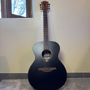 Guitare acoustique T70A Black Satin (BLS) en parfait état