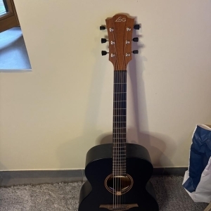 Guitare acoustique T70A Black Satin (BLS) en parfait état