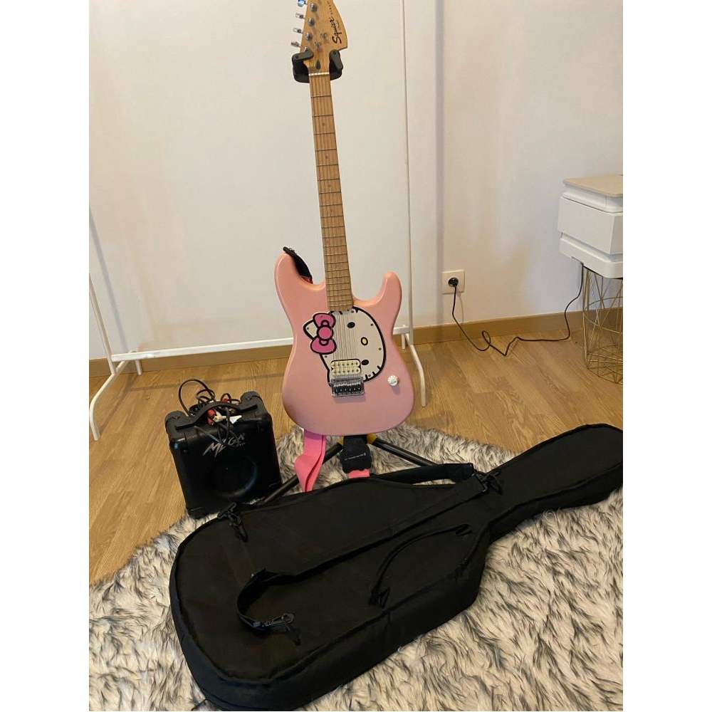 Guitare Hello Kitty Rose Squier Start By Fender