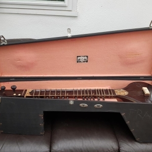 Rikhi Ram Sitar ancienne