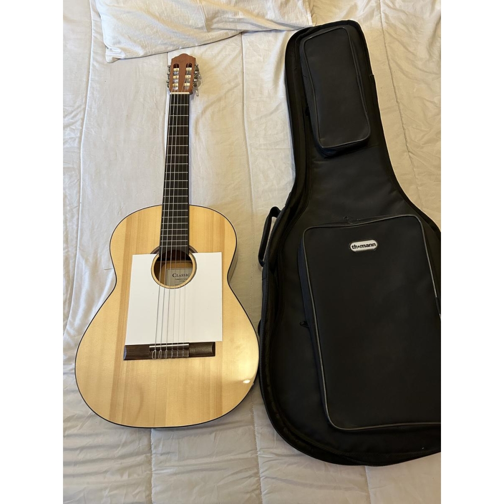 Thomann guitare classique flamenco