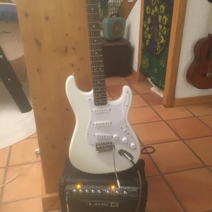 Squier / Line 6 Pack guitare éléctrqiue