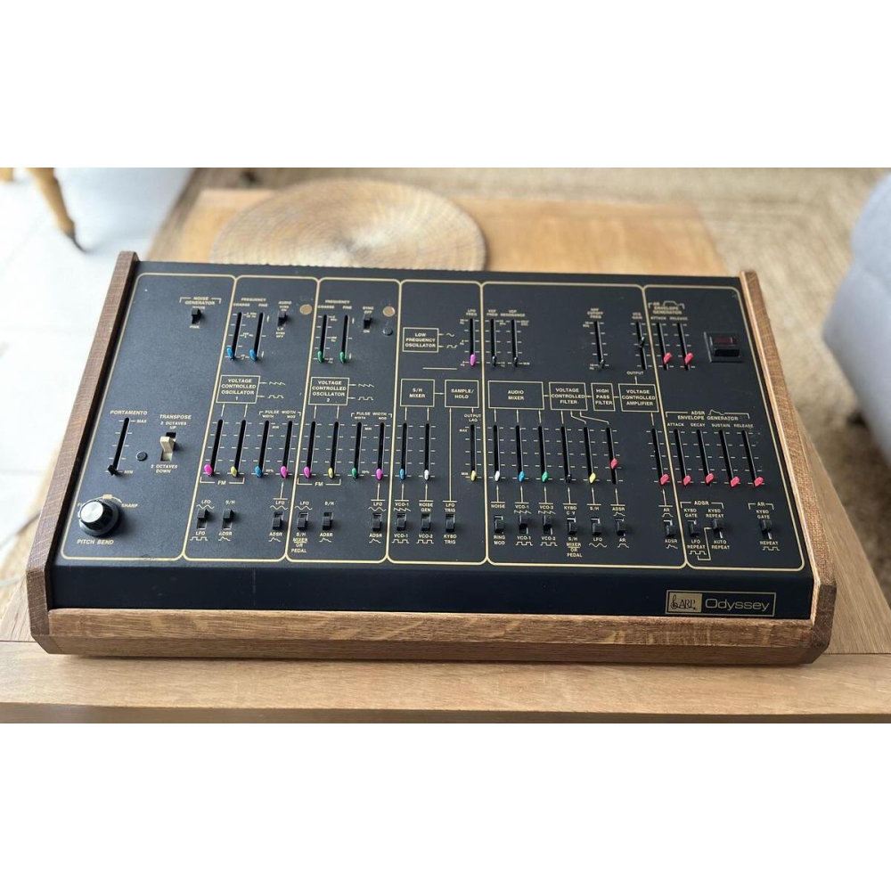 ARP ODYSSEY 2811 MK2 révisé en parfait état transformé en module