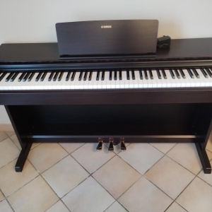 Yamaha YDP-143