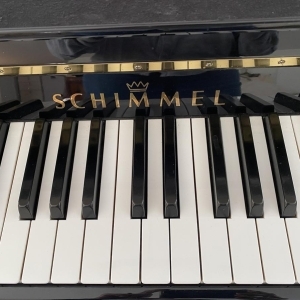 Schimmel piano droit de concert