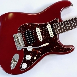 Fender Highway One Stratocaster HSS with Rosewood Fretboard 2007 Midnight Wine Transparent